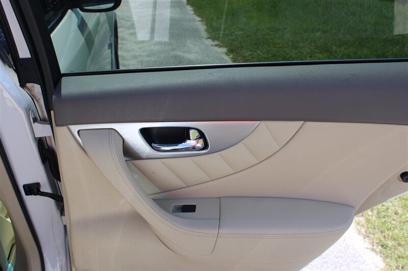 2014 INFINITI QX70 - Photo 14 - Lugoff, SC 29078