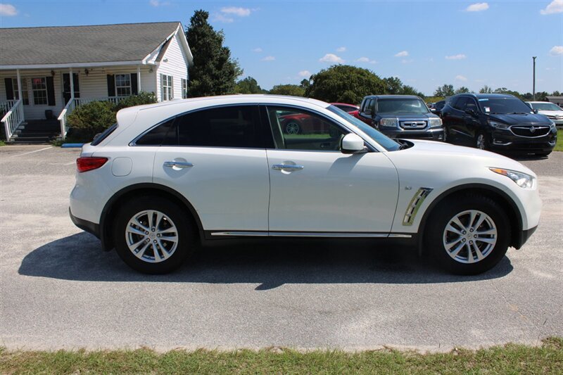 2014 INFINITI QX70 - Photo 4 - Lugoff, SC 29078