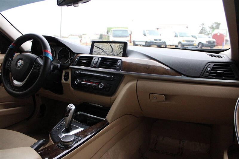 2015 BMW 328i - Photo 16 - Lugoff, SC 29078