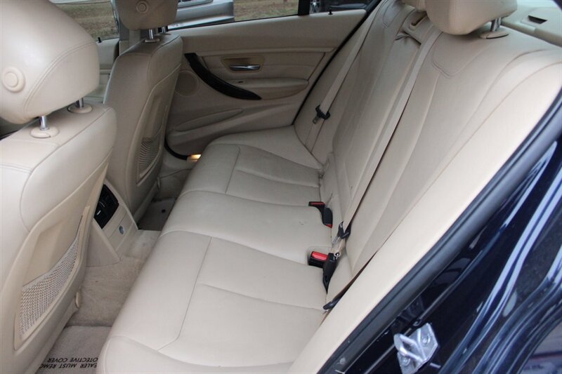 2015 BMW 328i - Photo 11 - Lugoff, SC 29078
