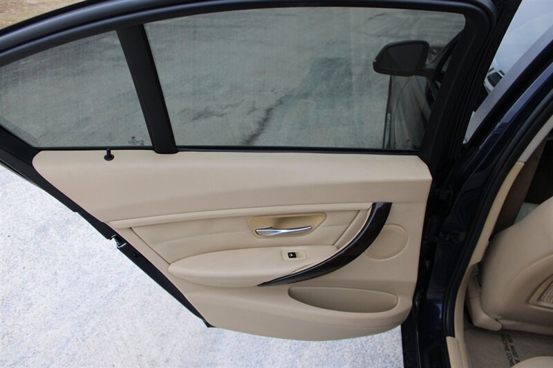 2015 BMW 328i - Photo 10 - Lugoff, SC 29078