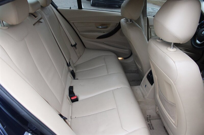 2015 BMW 328i - Photo 15 - Lugoff, SC 29078