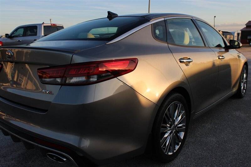 2017 Kia Optima SXL photo 5