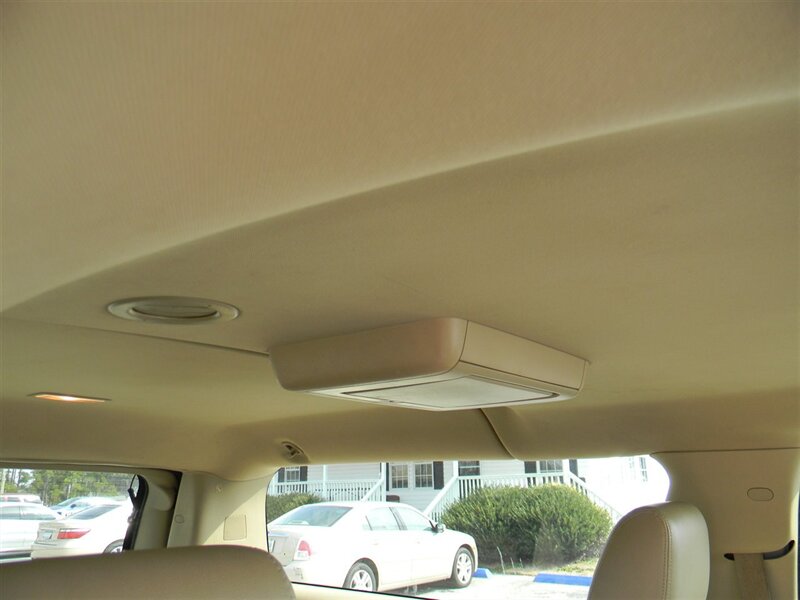 2011 GMC Yukon SLT 1500 - Photo 20 - Lugoff, SC 29078