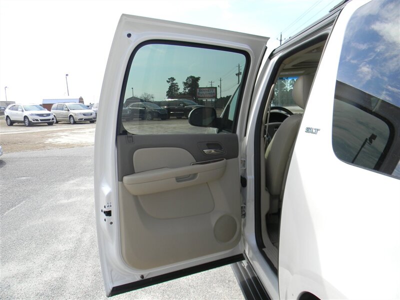 2011 GMC Yukon SLT 1500 - Photo 10 - Lugoff, SC 29078