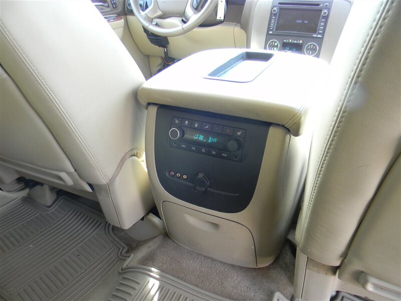 2011 GMC Yukon SLT 1500 - Photo 22 - Lugoff, SC 29078