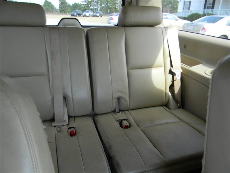 2011 GMC Yukon SLT 1500 - Photo 21 - Lugoff, SC 29078