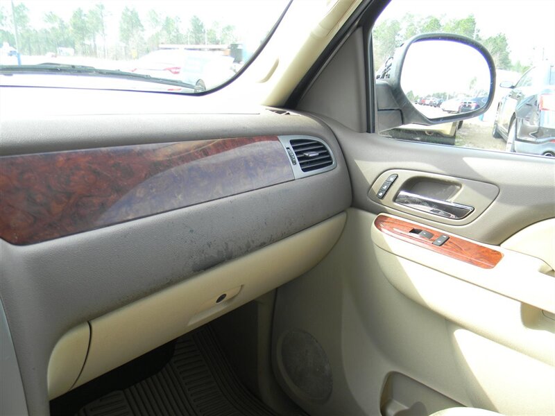2011 GMC Yukon SLT 1500 - Photo 27 - Lugoff, SC 29078