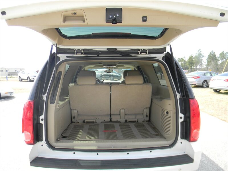 2011 GMC Yukon SLT 1500 - Photo 14 - Lugoff, SC 29078