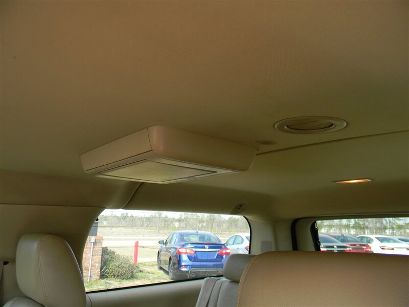 2011 GMC Yukon SLT 1500 - Photo 13 - Lugoff, SC 29078