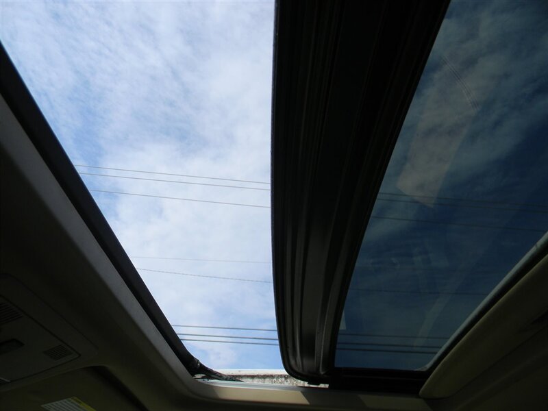 2011 GMC Yukon SLT 1500 - Photo 29 - Lugoff, SC 29078