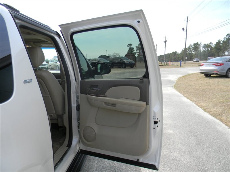 2011 GMC Yukon SLT 1500 - Photo 17 - Lugoff, SC 29078