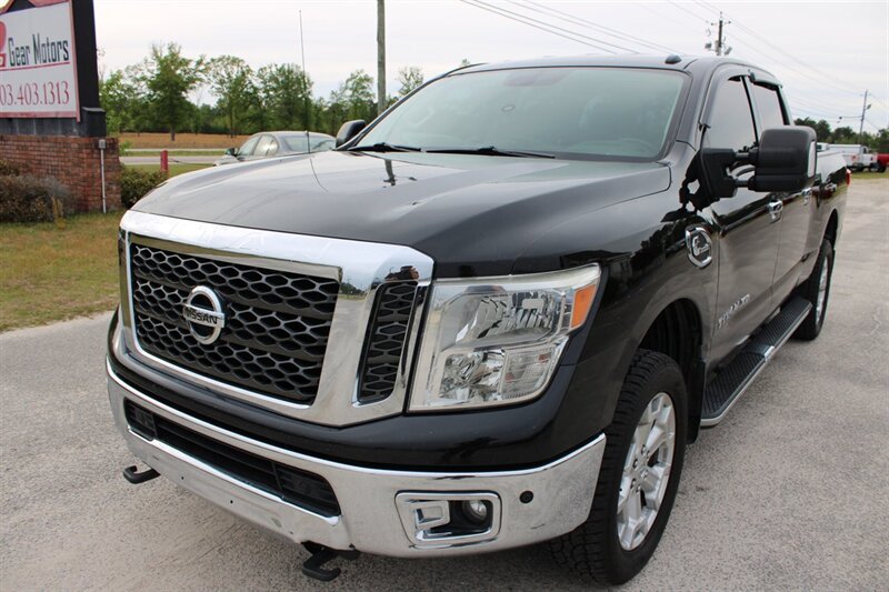 2017 Nissan Titan XD SV  