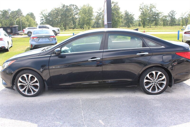 2013 Hyundai SONATA SE 2.0T - Photo 8 - Lugoff, SC 29078