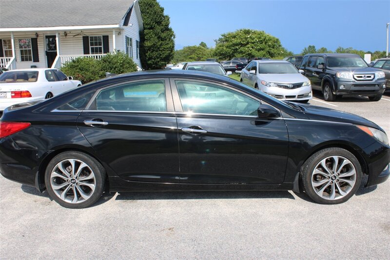 2013 Hyundai SONATA SE 2.0T - Photo 4 - Lugoff, SC 29078