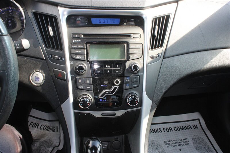 2013 Hyundai SONATA SE 2.0T - Photo 18 - Lugoff, SC 29078