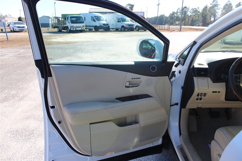 2013 Lexus RX - Photo 9 - Lugoff, SC 29078