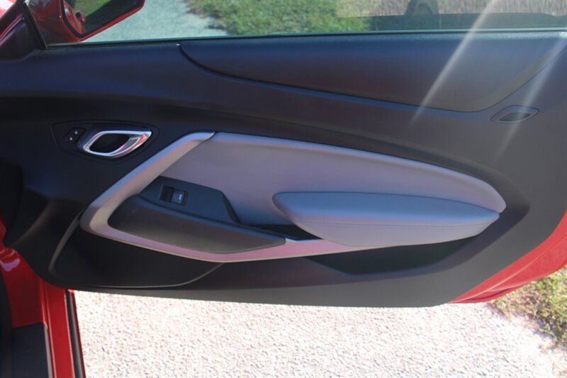 2017 Chevrolet Camaro SS - Photo 11 - Lugoff, SC 29078