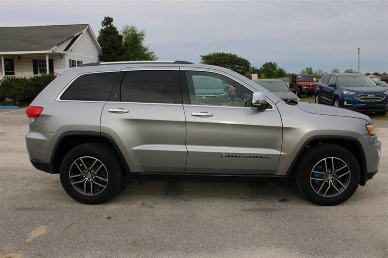 2018 Jeep Grand Cherokee Limited - Photo 4 - Lugoff, SC 29078