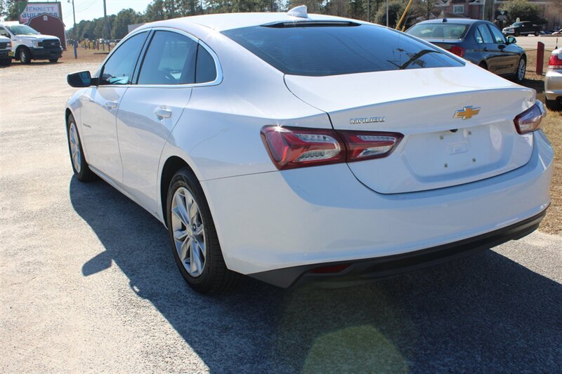 2020 Chevrolet Malibu LT - Photo 4 - Lugoff, SC 29078
