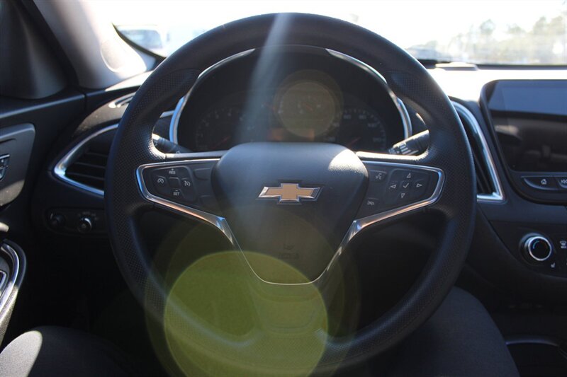 2020 Chevrolet Malibu LT - Photo 18 - Lugoff, SC 29078