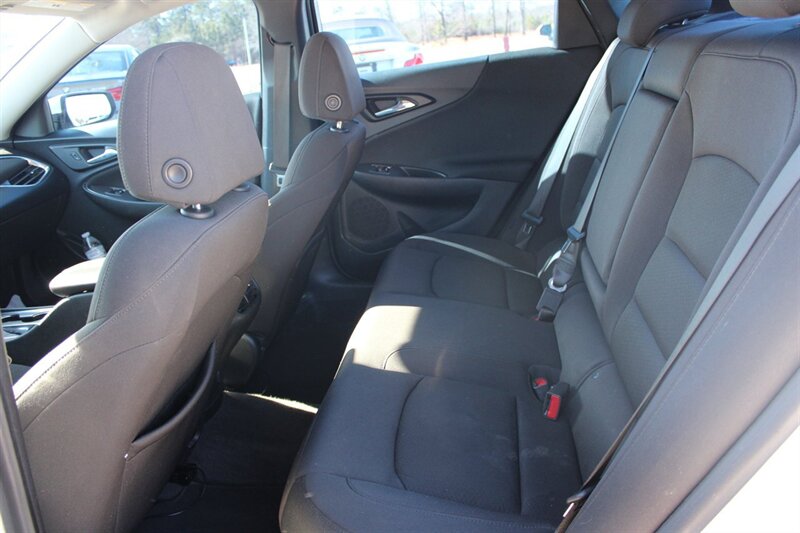 2020 Chevrolet Malibu LT - Photo 11 - Lugoff, SC 29078