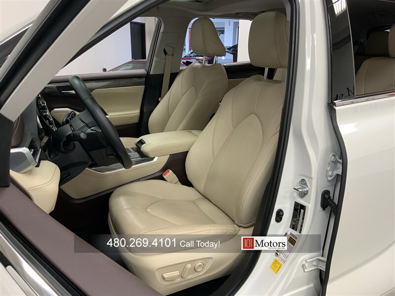 2020 Toyota Highlander Limited  