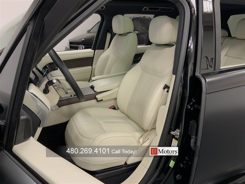 2023 Land Rover Range Rover P530 SE  