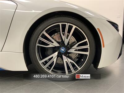 2016 BMW i8   - Photo 30 - Tempe, AZ 85281