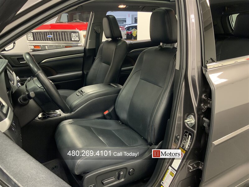2019 Toyota Highlander Hybrid Limited  