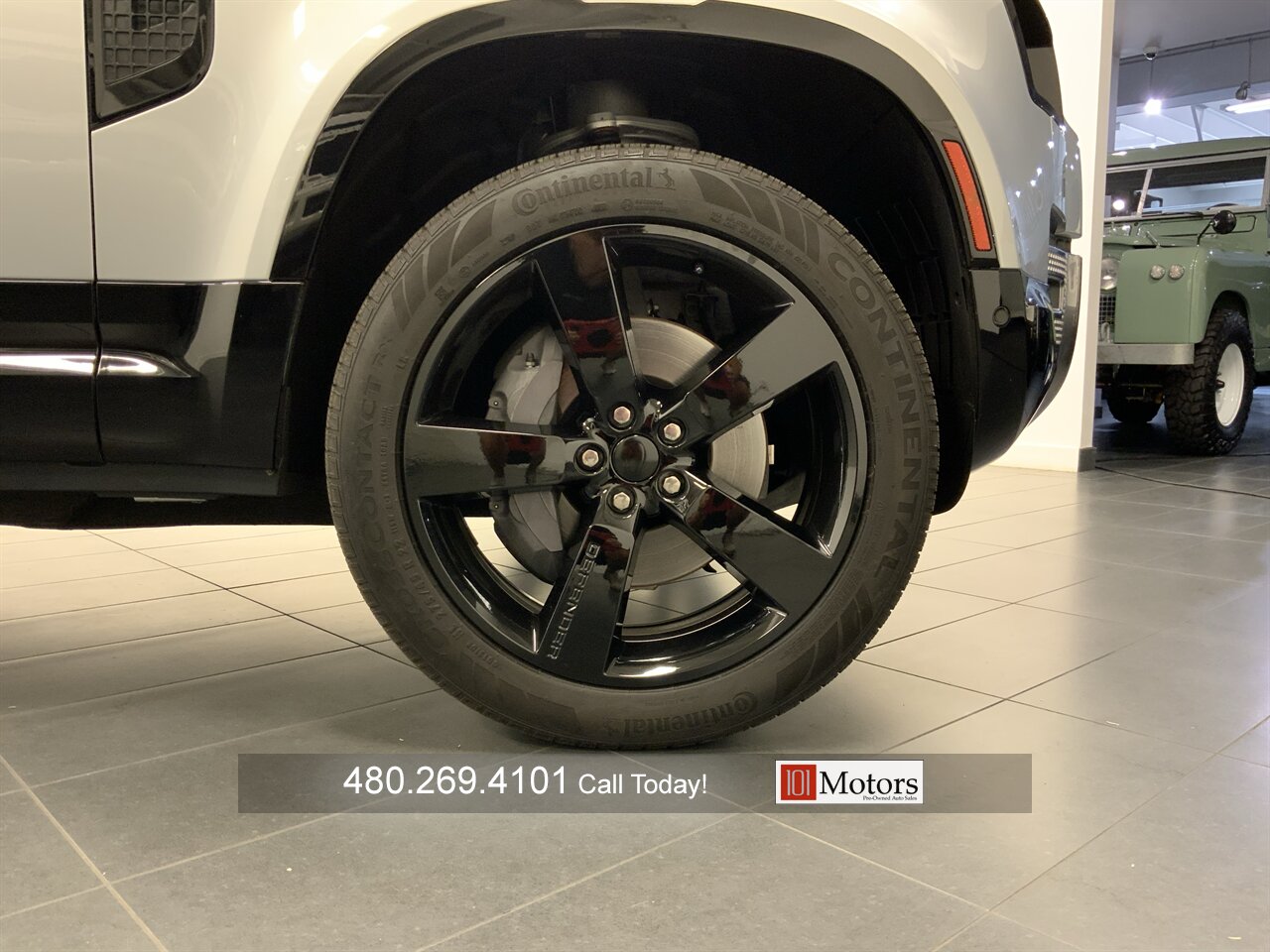 2023 Land Rover Defender 130 SE - Photo 28 - Tempe, AZ 85281