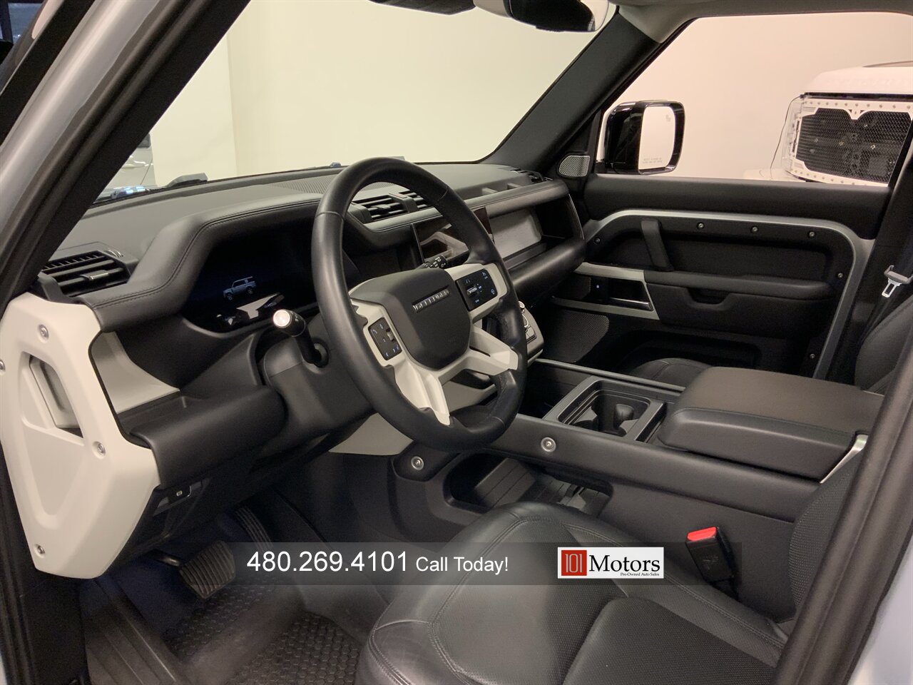 2023 Land Rover Defender 130 SE - Photo 11 - Tempe, AZ 85281