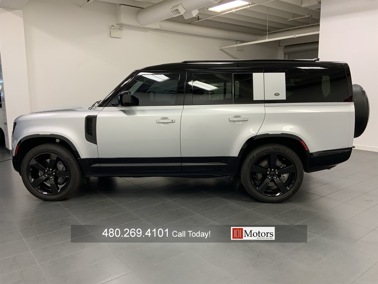 2023 Land Rover Defender 130 SE - Photo 6 - Tempe, AZ 85281