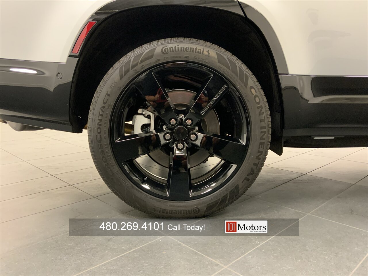 2023 Land Rover Defender 130 SE - Photo 27 - Tempe, AZ 85281
