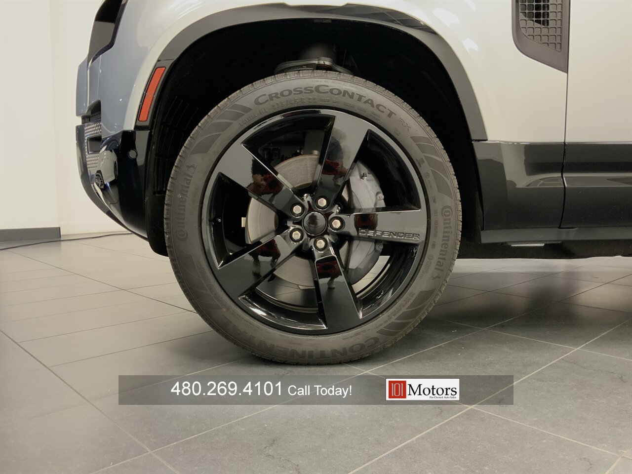 2023 Land Rover Defender 130 SE - Photo 25 - Tempe, AZ 85281