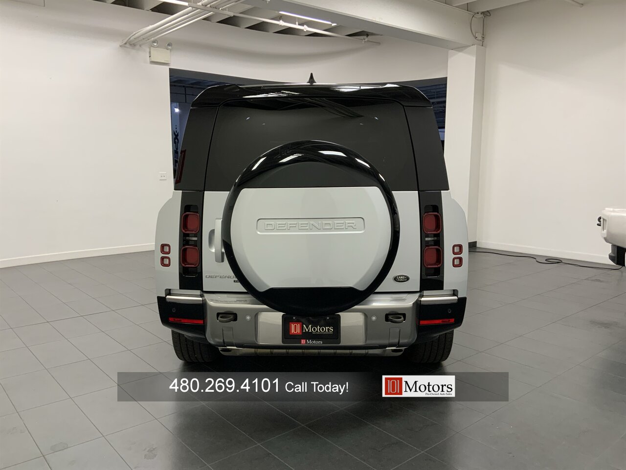 2023 Land Rover Defender 130 SE - Photo 4 - Tempe, AZ 85281