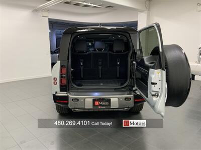2023 Land Rover Defender 130 SE - Photo 24 - Tempe, AZ 85281