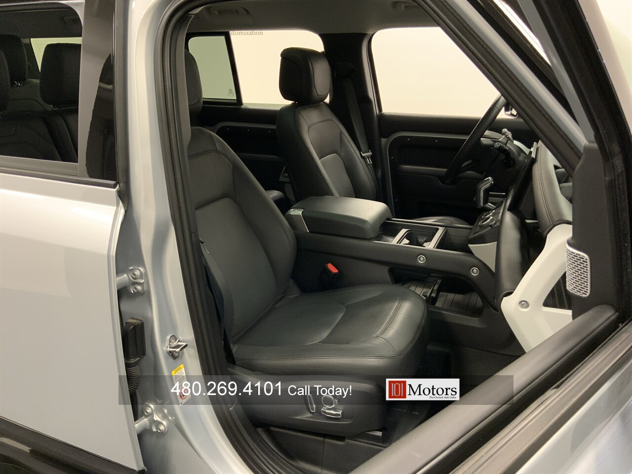 2023 Land Rover Defender 130 SE - Photo 18 - Tempe, AZ 85281