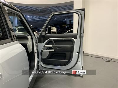 2023 Land Rover Defender 130 SE - Photo 17 - Tempe, AZ 85281