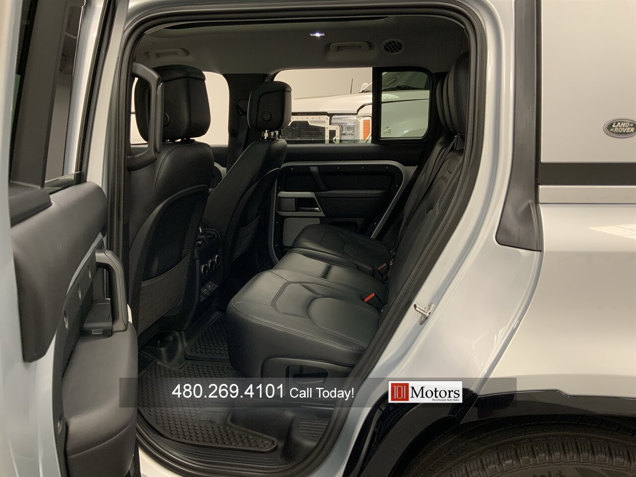 2023 Land Rover Defender 130 SE - Photo 22 - Tempe, AZ 85281