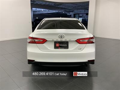 2020 Toyota Camry LE   - Photo 4 - Tempe, AZ 85281