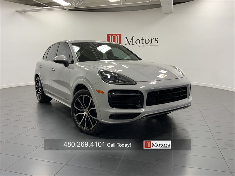 2021 Porsche Cayenne  