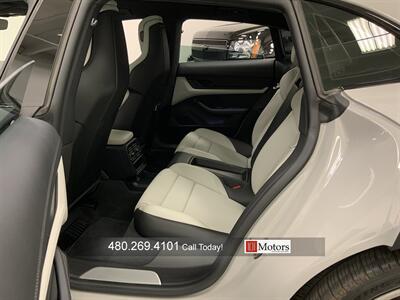 2022 Porsche Taycan 4S Cross Turismo   - Photo 26 - Tempe, AZ 85281