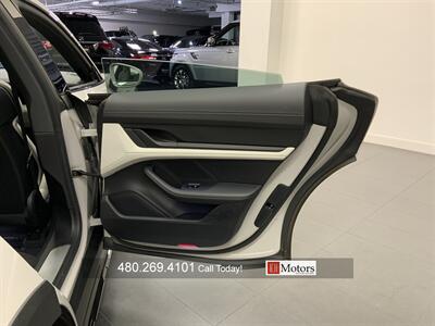 2022 Porsche Taycan 4S Cross Turismo   - Photo 22 - Tempe, AZ 85281