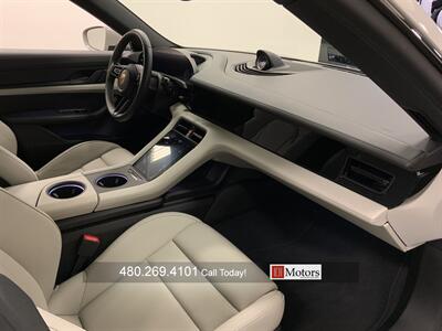 2022 Porsche Taycan 4S Cross Turismo   - Photo 21 - Tempe, AZ 85281