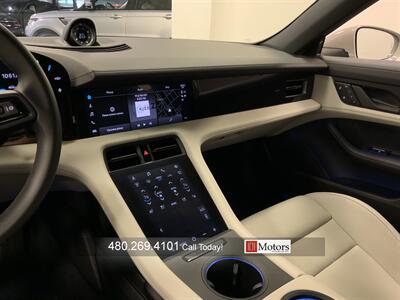 2022 Porsche Taycan 4S Cross Turismo   - Photo 14 - Tempe, AZ 85281