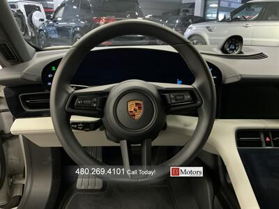 2022 Porsche Taycan 4S Cross Turismo   - Photo 12 - Tempe, AZ 85281