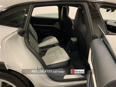 2022 Porsche Taycan 4S Cross Turismo   - Photo 23 - Tempe, AZ 85281