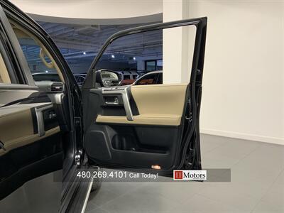 2022 Toyota 4Runner SR5 Premium   - Photo 18 - Tempe, AZ 85281