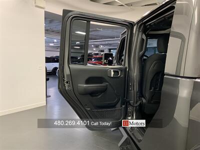 2020 Jeep Gladiator Rubicon 392   - Photo 23 - Tempe, AZ 85281